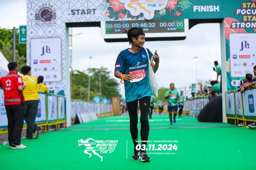 Race photo from Arutmin Borneo Run 2024