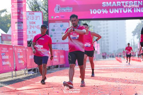 Race photo from Smartfren Run 2025 