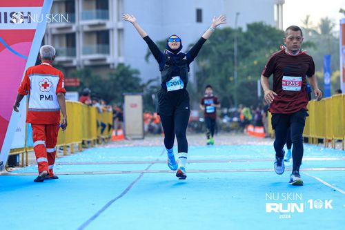 Race photo from Nu Skin Run 10K