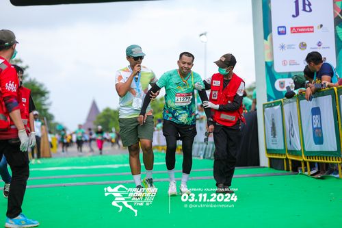 Race photo from Arutmin Borneo Run 2024