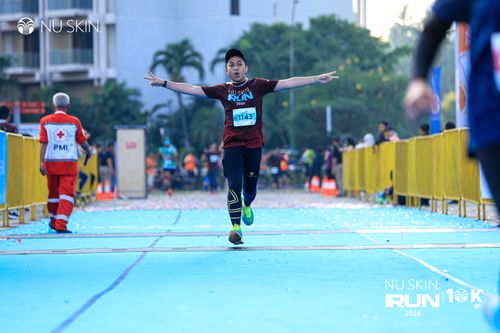Race photo from Nu Skin Run 10K