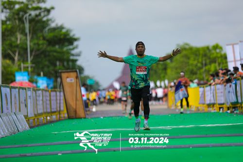 Race photo from Arutmin Borneo Run 2024