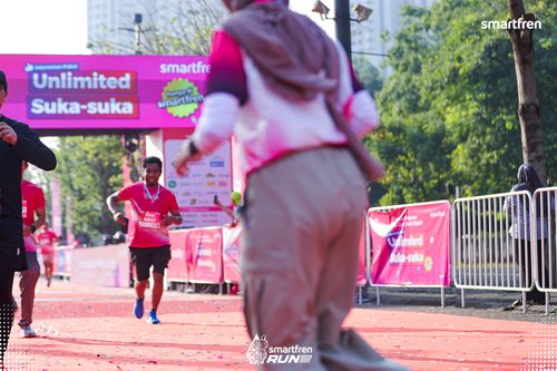 Race photo from Smartfren Run 2025 