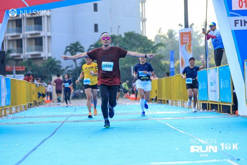 Race photo from Nu Skin Run 10K