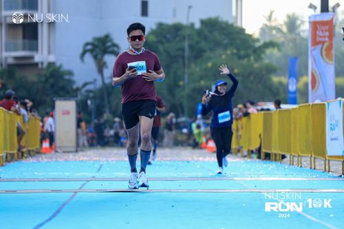 Race photo from Nu Skin Run 10K