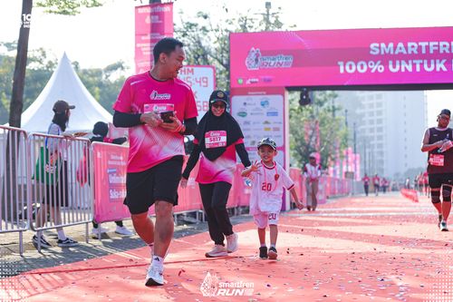 Race photo from Smartfren Run 2025 