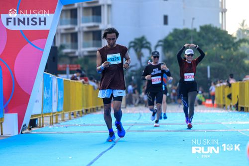 Race photo from Nu Skin Run 10K