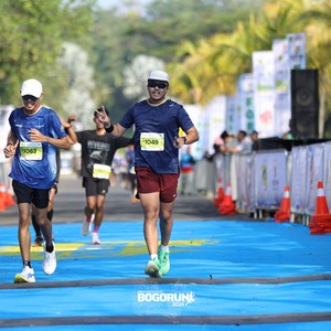 Race photo from BOGORUN 2026