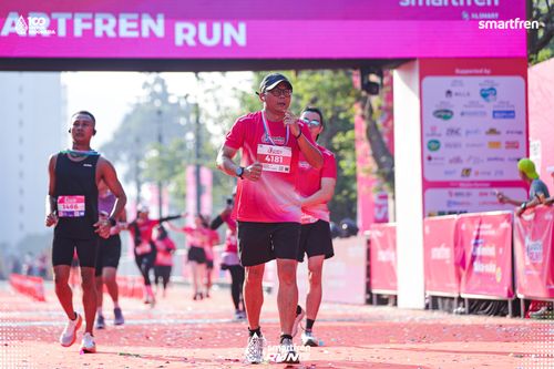 Race photo from Smartfren Run 2025 