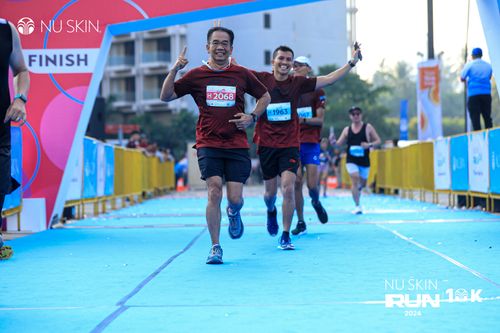 Race photo from Nu Skin Run 10K