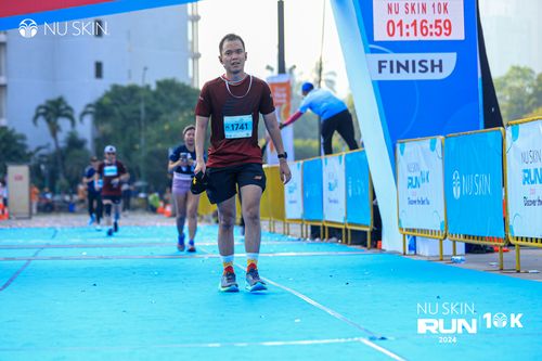 Race photo from Nu Skin Run 10K