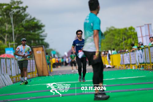 Race photo from Arutmin Borneo Run 2024