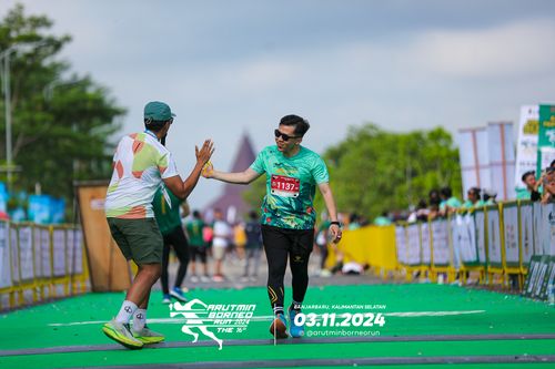 Race photo from Arutmin Borneo Run 2024