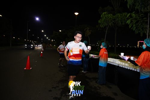 Race photo from PIK NITE RUN 2025