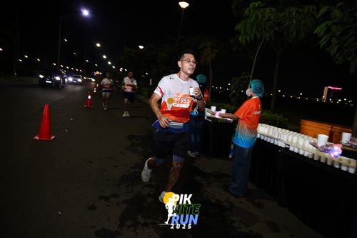 Race photo from PIK NITE RUN 2025