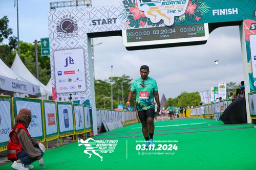 Race photo from Arutmin Borneo Run 2024