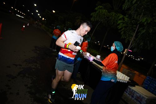 Race photo from PIK NITE RUN 2025