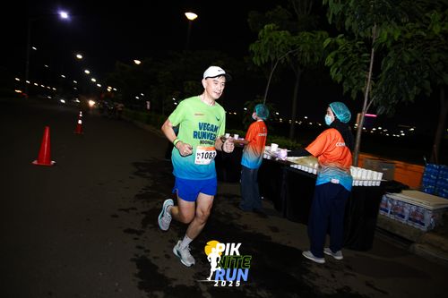 Race photo from PIK NITE RUN 2025