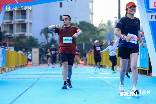 Race photo from Nu Skin Run 10K