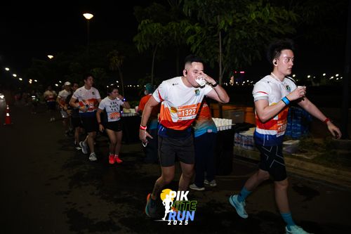 Race photo from PIK NITE RUN 2025