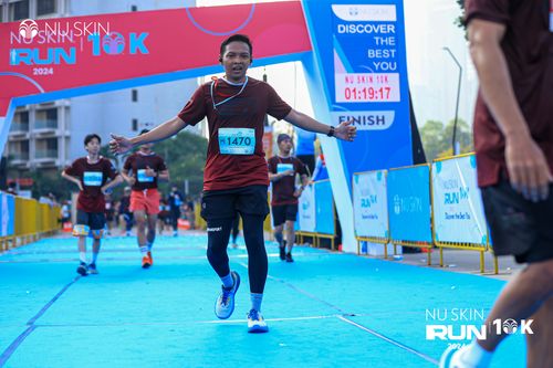 Race photo from Nu Skin Run 10K