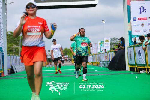 Race photo from Arutmin Borneo Run 2024