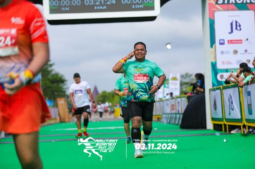 Race photo from Arutmin Borneo Run 2024