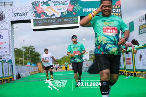 Race photo from Arutmin Borneo Run 2024