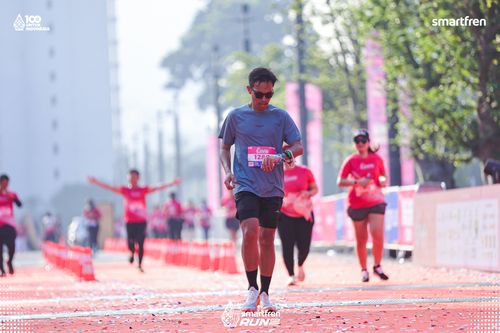 Race photo from Smartfren Run 2025 