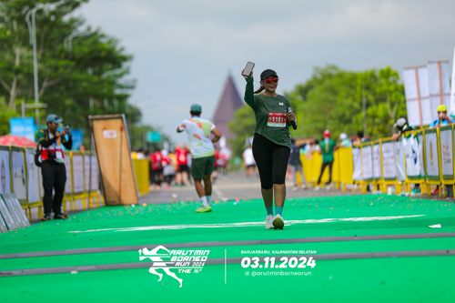 Race photo from Arutmin Borneo Run 2024