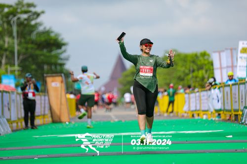 Race photo from Arutmin Borneo Run 2024