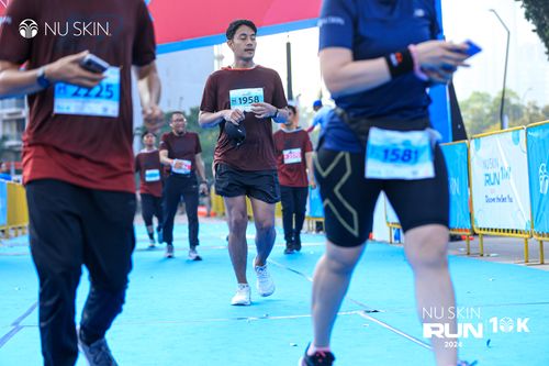 Race photo from Nu Skin Run 10K
