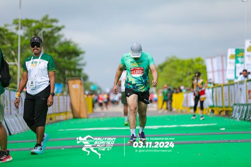 Race photo from Arutmin Borneo Run 2024