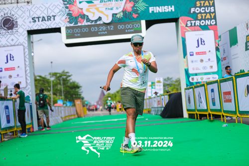 Race photo from Arutmin Borneo Run 2024