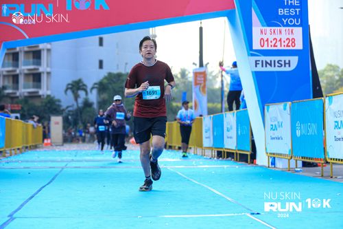 Race photo from Nu Skin Run 10K