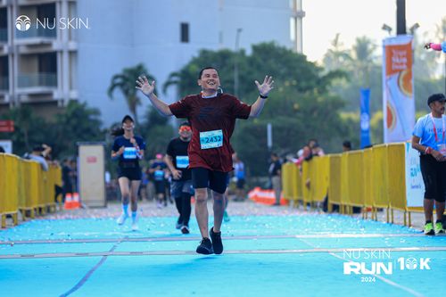 Race photo from Nu Skin Run 10K