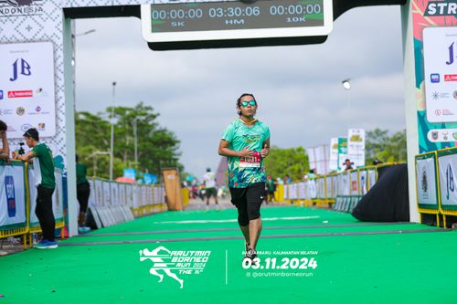 Race photo from Arutmin Borneo Run 2024