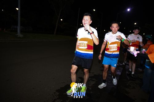 Race photo from PIK NITE RUN 2025