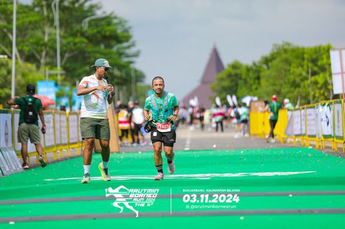 Race photo from Arutmin Borneo Run 2024