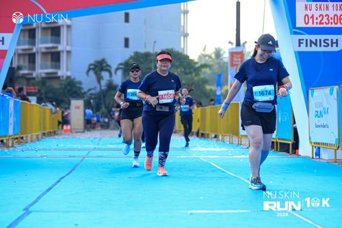 Race photo from Nu Skin Run 10K