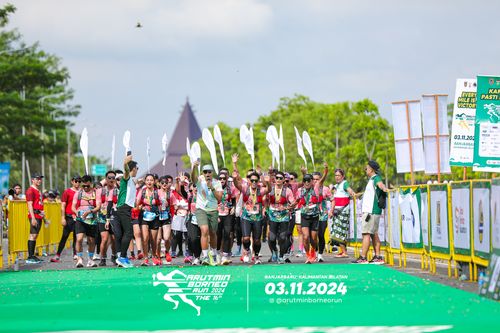 Race photo from Arutmin Borneo Run 2024