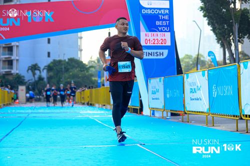 Race photo from Nu Skin Run 10K