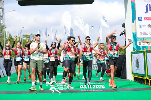 Race photo from Arutmin Borneo Run 2024