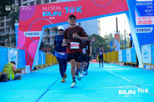 Race photo from Nu Skin Run 10K