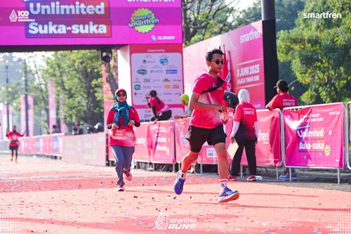 Race photo from Smartfren Run 2025 