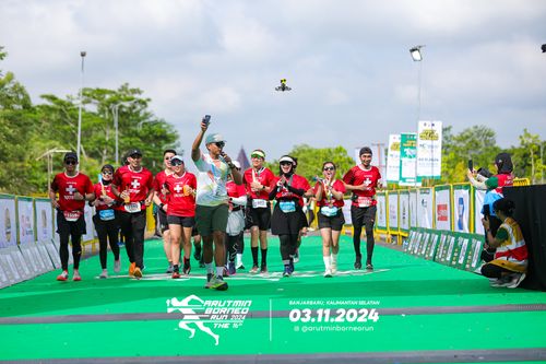 Race photo from Arutmin Borneo Run 2024
