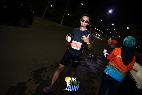 Race photo from PIK NITE RUN 2025