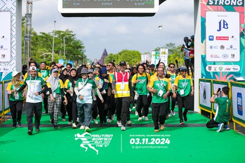 Race photo from Arutmin Borneo Run 2024