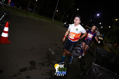 Race photo from PIK NITE RUN 2025