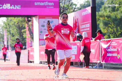 Race photo from Smartfren Run 2025 